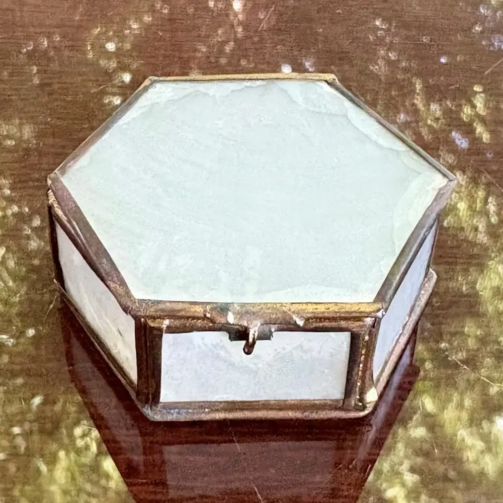 Vintage Hexagon Capiz Shell Trinket Box – Hinged Lid